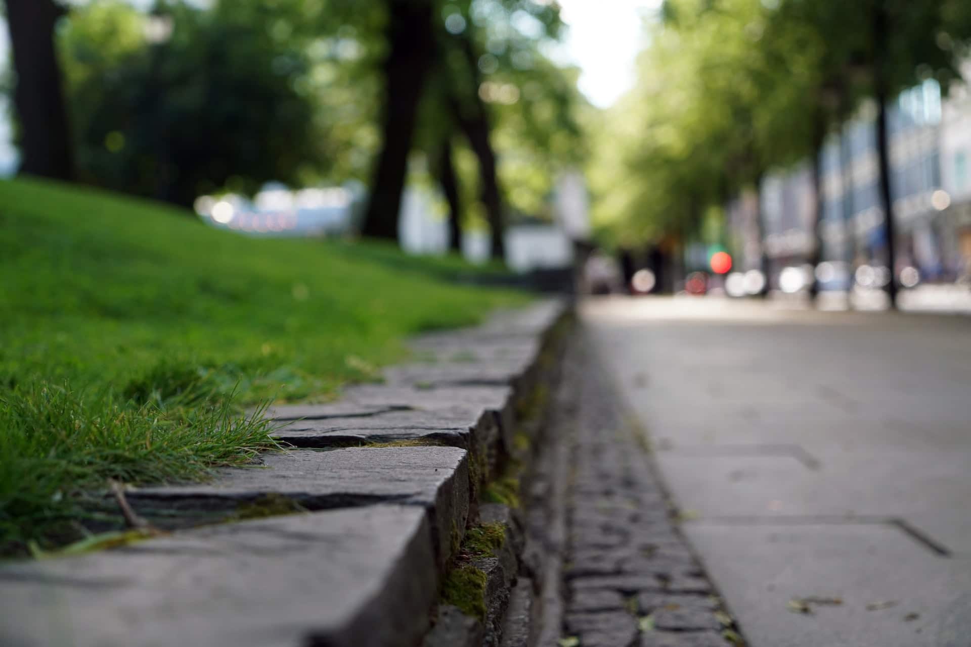 sidewalk edge on street