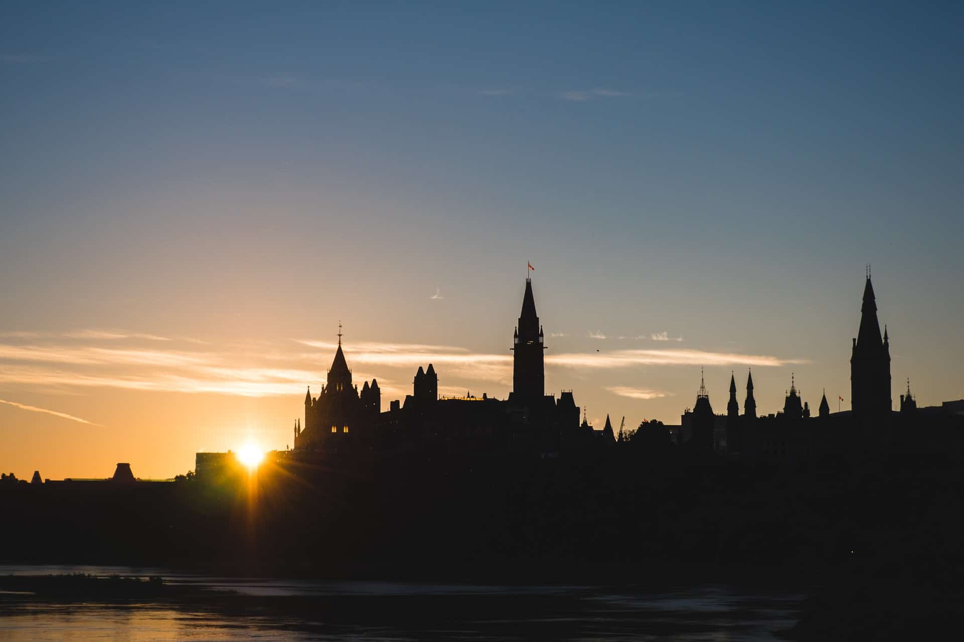 silhouette of house of commons