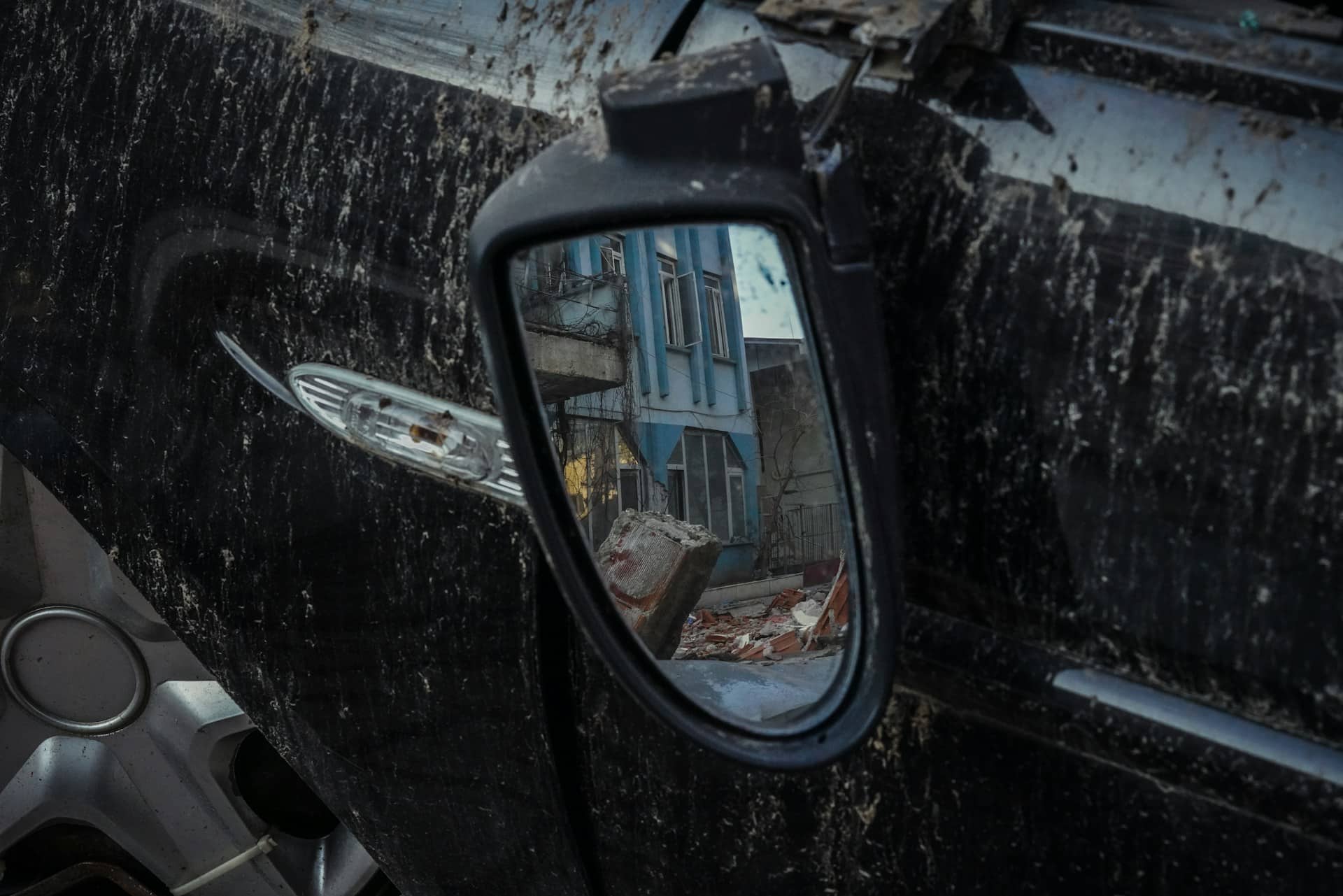 a side mirror damaged on car